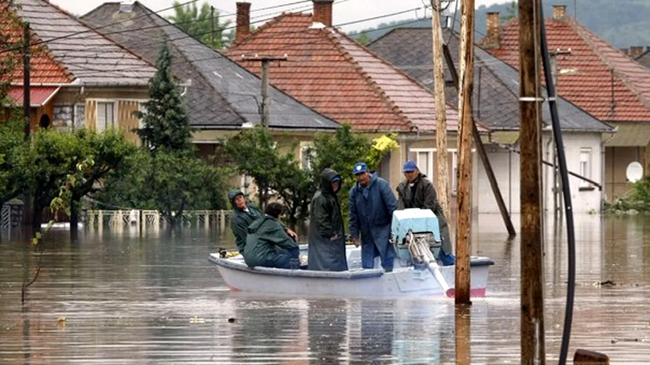 Mii de persoane evacuate în Ungaria şi alunecări de teren în Polonia, din cauza ploilor