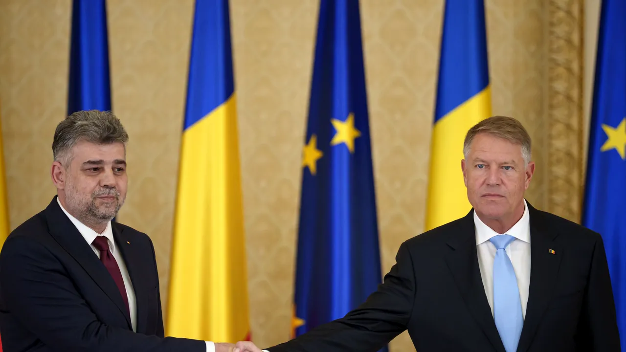 COMENTARIU Sorin Avram: Lui Iohannis nu i-a ieşit cu ”România educată”. Are şanse cu ”România vindecată”