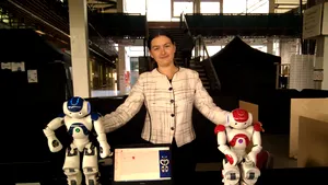 DE CE IUBESC ROMÂNIA - Cercetător român din Paris: Şi în situaţiile cele mai grele românii fac haz de necaz