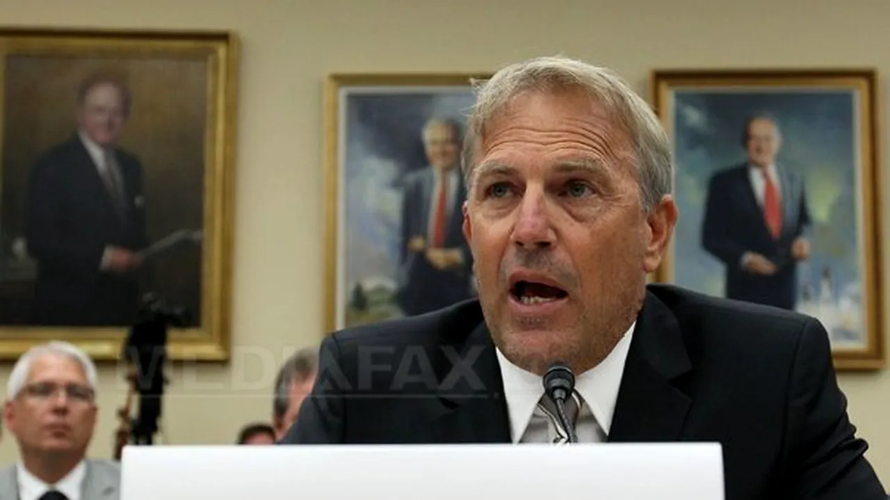 Kevin Costner a prezentat în faţa Congresului american o maşină care separă apa de petrol