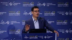 COMENTARIU Lelia Munteanu. Moshe Bar-Siman-Tov: Sistemul de Sănătate, mai important decât cel de Securitate

