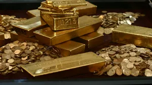 Preţul aurului a urcat la maximul a 7 ani. Investitorii preferă activele sigure în momente de criză 