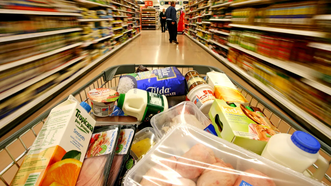 Afacerile din comerţul cu amănuntul au crescut în primele opt luni ale anului cu 2,4%