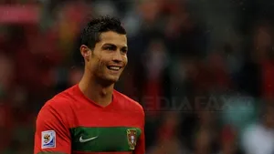 Cristiano Ronaldo a trimis tutoror persoanelor din agendă, inclusiv iubitei sale, poze sexy cu o admiratoare