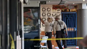 Atac armat în Florida. Doi morţi şi peste 20 de răniţi. Trei atacatori au coborât dintr-un SUV şi au tras în plin în mulţime