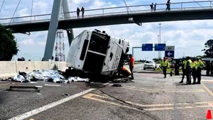 12 morţi şi 45 de răniţi după ce un autobuz s-a răsturnat în Johannesburg