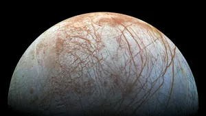 Ar putea exista viaţă pe Europa, luna de gheaţă a lui Jupiter? 