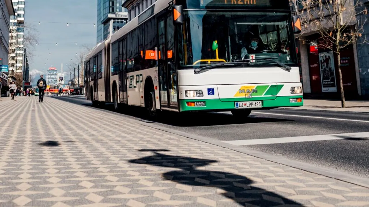 Scandal într-un autobuz școlar din Spania: șoferul era beat și și-a făcut nevoile în vehicul
