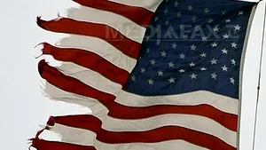 Islamiştii incendiază imaginea unui drapel american la Londra