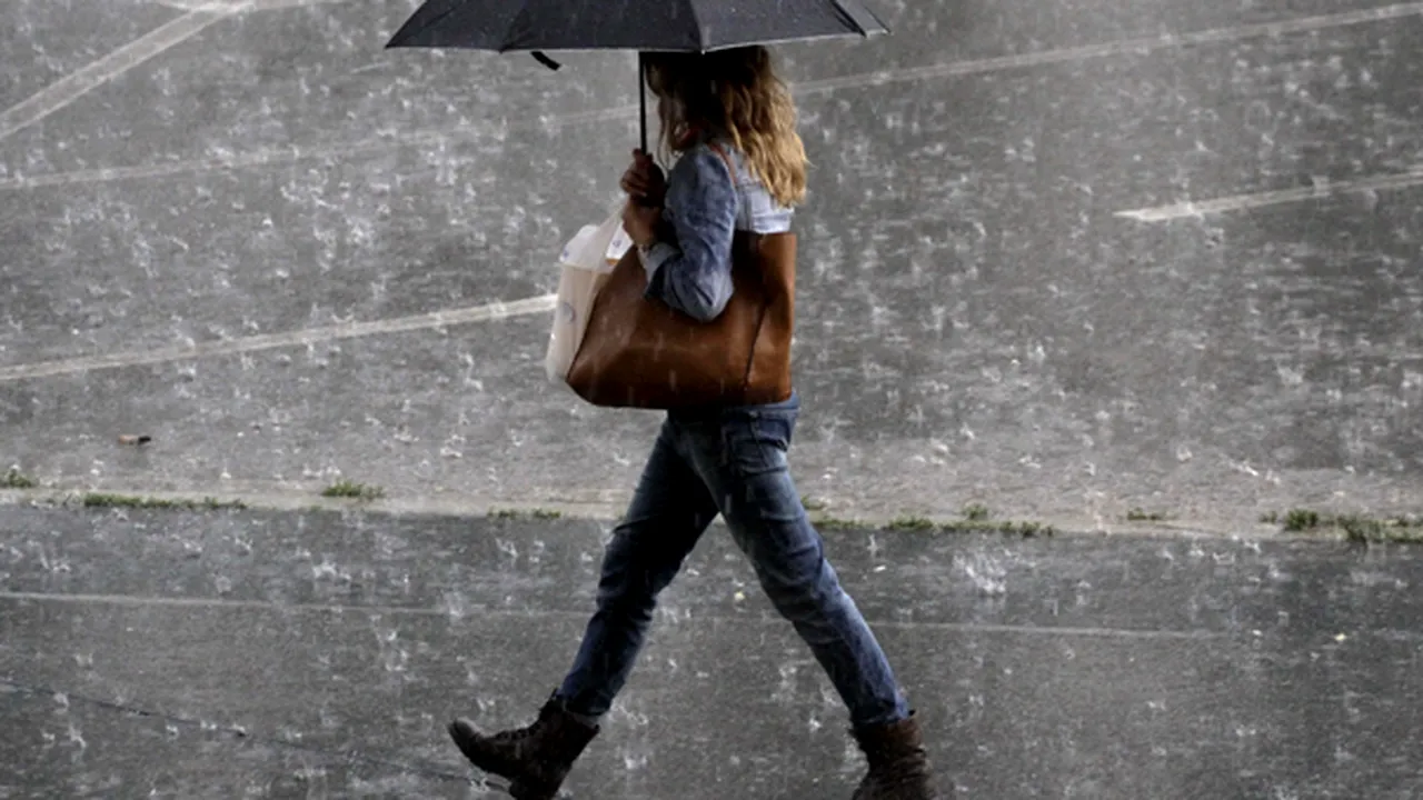 VREMEA devine instabilă. PROGNOZA METEO pentru marţi şi miercuri