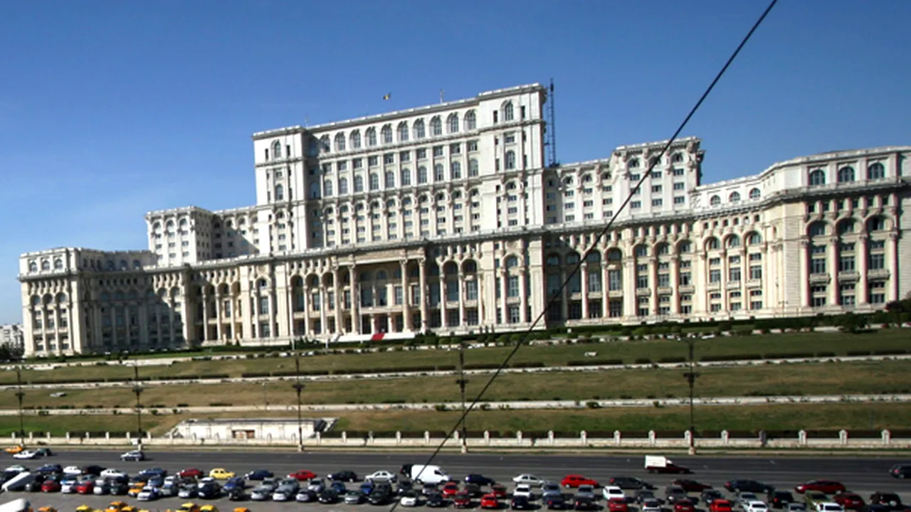 Peste 300.000 de lei - asigurările RCA pentru maşinile Camerei Deputaţilor