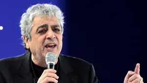 Enrico Macias, spitalizat de urgenţă, din cauza unei triple fracturi