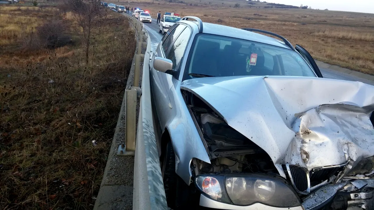 Accident în Sibiu: Şase oameni au fost răniţi, între care patru copii, după ce o maşină a derapat şi s-a izbit de un alt autoturism | FOTO