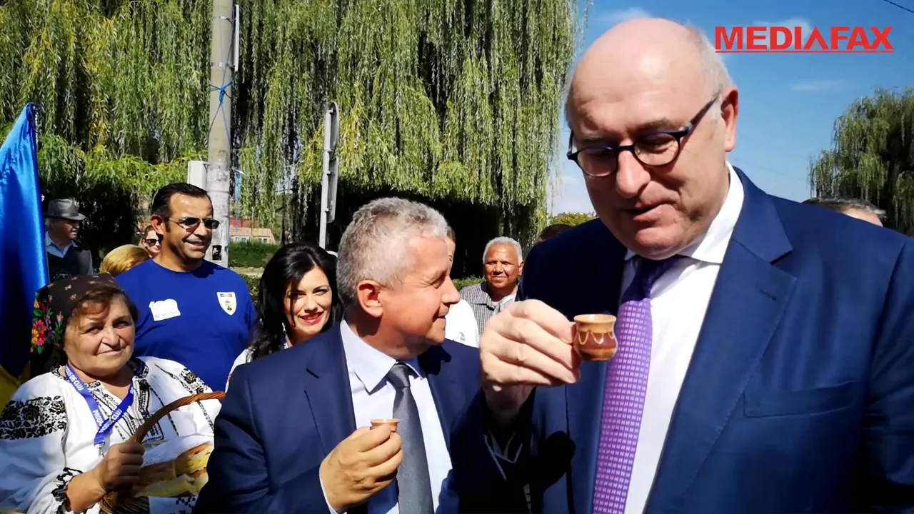 Cum a plecat Comisarul european pentru Agricultură, Phil Hogan, puţin mai român de la Cluj | VIDEO