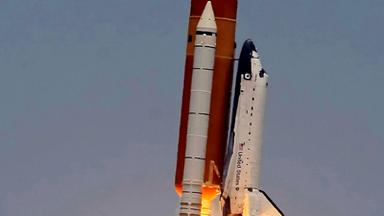 Naveta Atlantis a fost lansată către telescopul Hubble