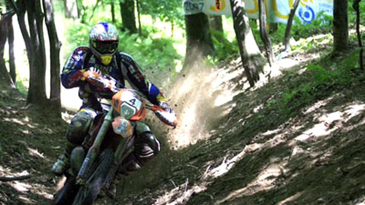 La raliul Red Bull Romaniacs vor participa 17 piloţi români