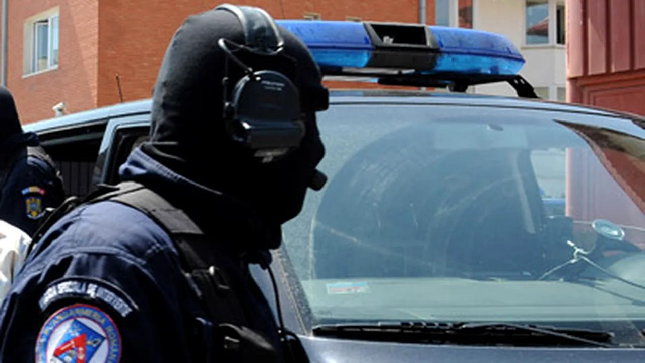 Mai multe persoane, aduse pentru audieri în cazul traficului de utilaje