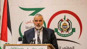 Liderul Hamas l-ar învinge pe Mahmoud Abbas în cazul organizării de alegeri prezidenţiale palestiniene-sondaj