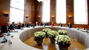 Întâlnire tripartită Kerry-Ashton-Zarif la Geneva, unde pare să se contureze un acord cu Iranul