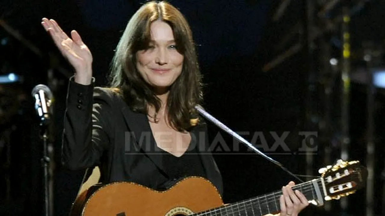 Carla Bruni-Sarkozy va înregistra un album cu producătorul muzical al U2