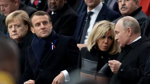 Emmanuel Macron susţine că revenirea la formatul G8, prin reprimirea Rusiei, depinde de soluţionarea crizei din Ucraina