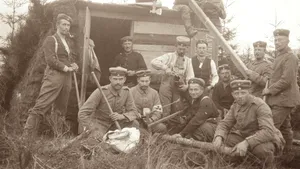 Viaţa în spatele liniilor germane: INSTANTANEE RARE suprinse în Primul Război Mondial, făcute publice în premieră - GALERIE FOTO