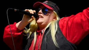 „Dance Monkey” de la Tones and I devine cea mai căutată melodie pe Shazam din toate timpurile