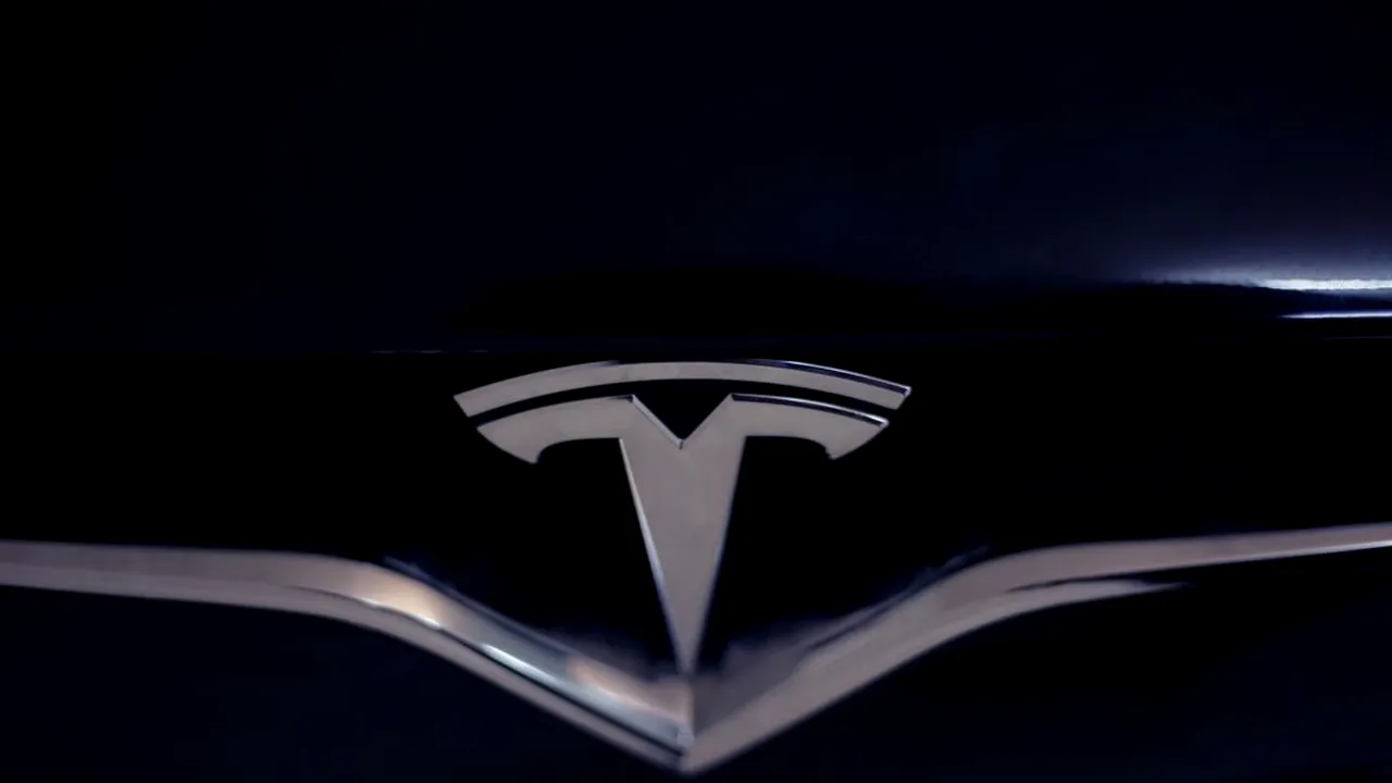 Tesla a cheltuit 200.000 de dolari pentru publicitate pe X