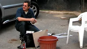 Jurnaliștii de la Reuters au dezvăluit identitatea celebrului Banksy. Cum l-au 