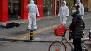 O fotografie cât o mie de cuvinte: Imaginea care surprinde realitatea cutremurătoare a epidemiei cu noul coronavirus 