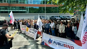 Ziua 5 de proteste la MIPE: salarii mai mici cu 42% pentru cei care gestionează fonduri europene