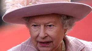 Fotografă celebră, apostrofată de regina Elisabeta a II-a a Marii Britanii