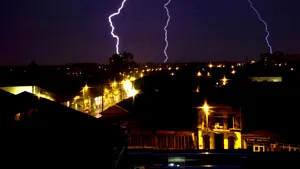 Fulgerele permit anticiparea intensificării uraganelor