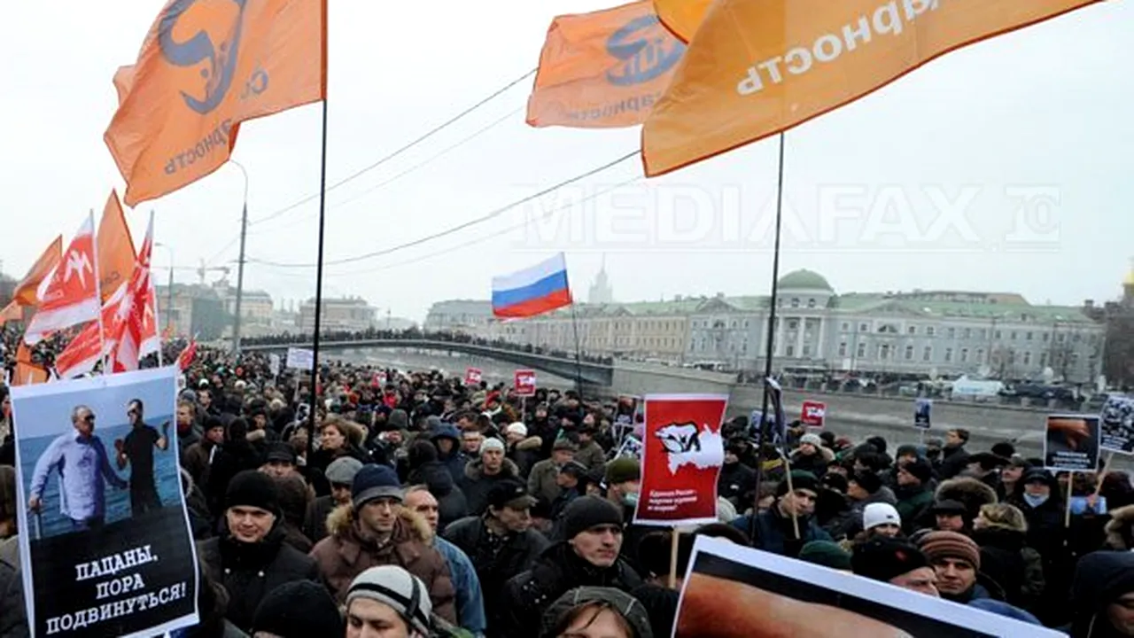 NOI PROTESTE ÎN RUSIA: Opoziţia estimează că 25.000 de oameni au manifestat la Moscova împotriva lui Putin. Liderul de opoziţie Serghei Udalţov şi zece protestatari au fost arestaţi