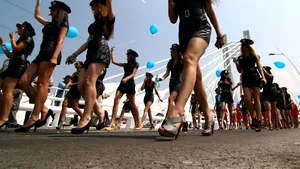 Bucharest Summer Parade: Motociclişti, maşini retro, fanfare ale poliţiştilor şi jandarmilor defilează la inaugurarea Pasajului Basarab - GALERIE FOTO, VIDEO