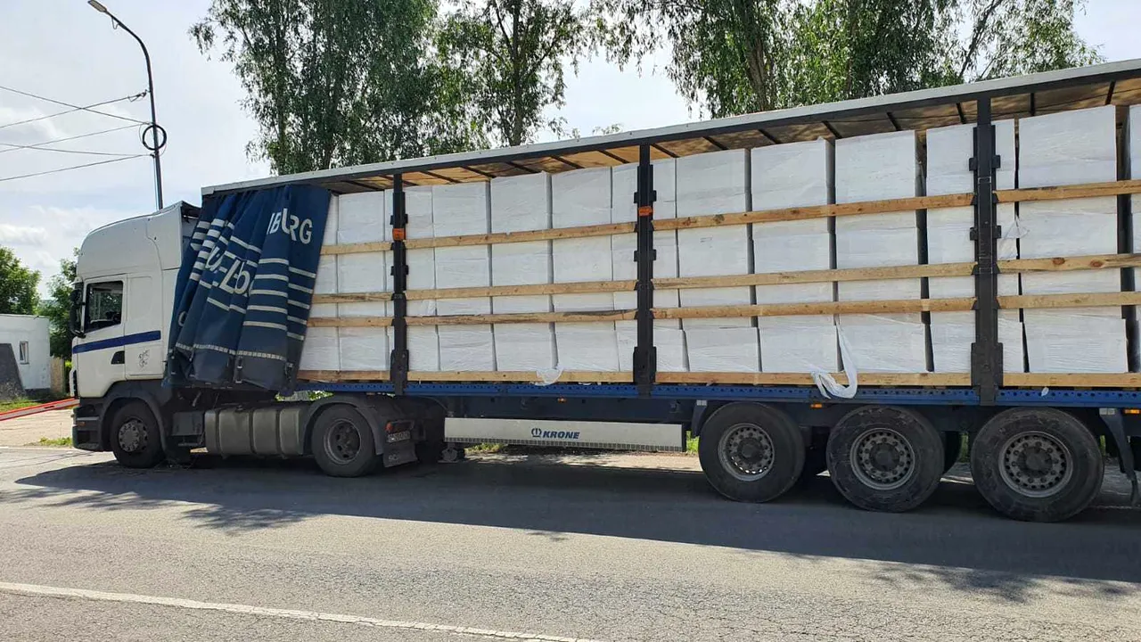 Kilograme de tutun şi mii de ţigarete, oprite la vămile de la Albiţa şi din Galaţi