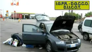 Italian reţinut pentru trafic de droguri