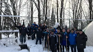 VIDEO Sportivii de la CSM Bucureşti au ajutat la deszăpezirea străzilor. Alin Petrache: Lecţie de civilizaţie. Joi va urma un alt bulevard, e o surpriză, dar vom fi acolo