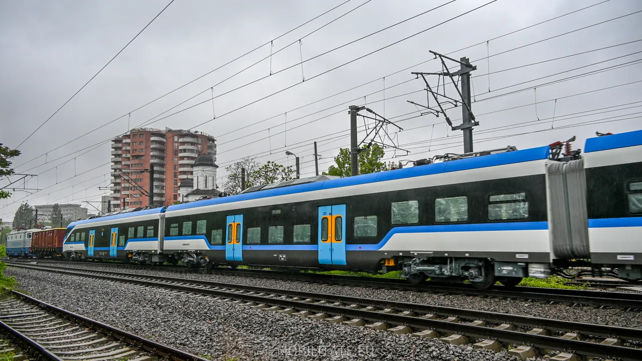 Chinezii de la CRRC au livrat primul tren electric României, direct în Portul Constanţa