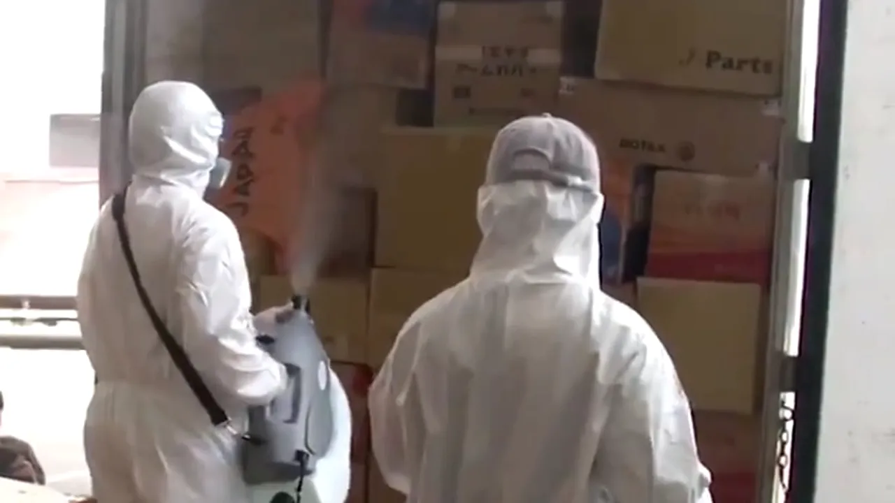 Thailanda dezinfectează pachetele venite din China, de teama coronavirusului | VIDEO