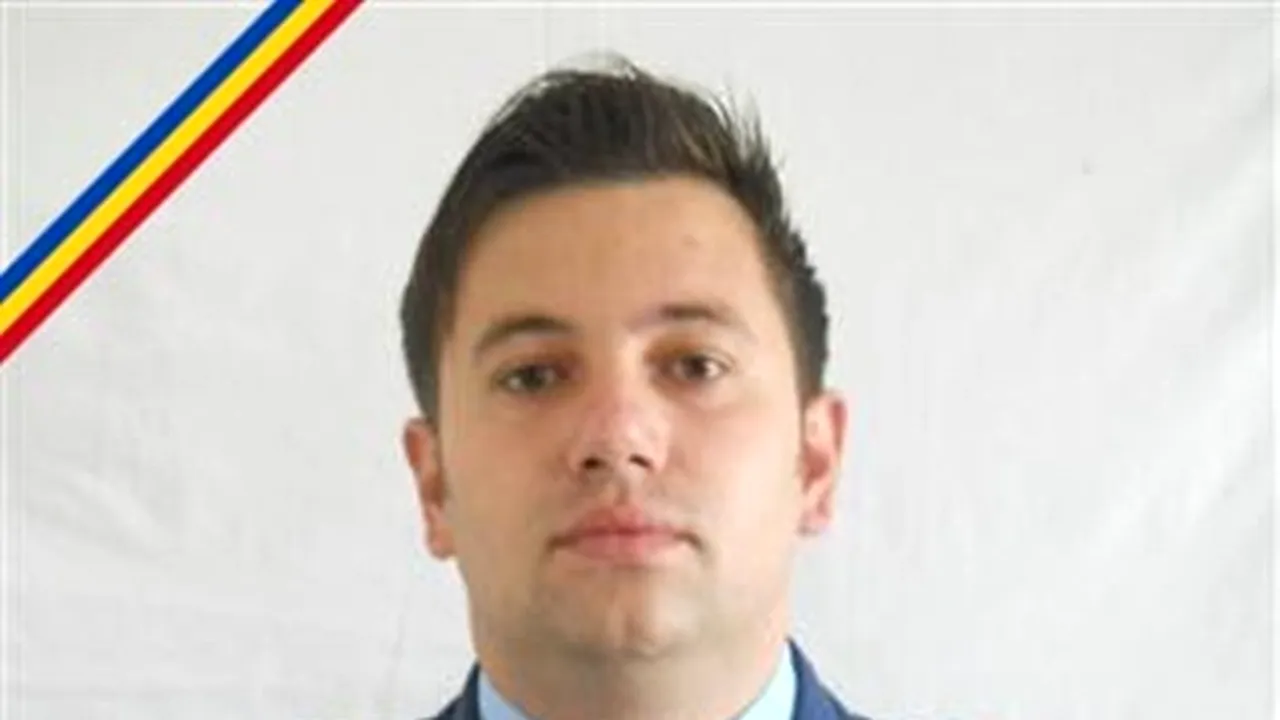 Alba: Sute de oameni i-au adus un ultim omagiu căpitanului Răzvan Moldovan, decedat în accidentul aviatic