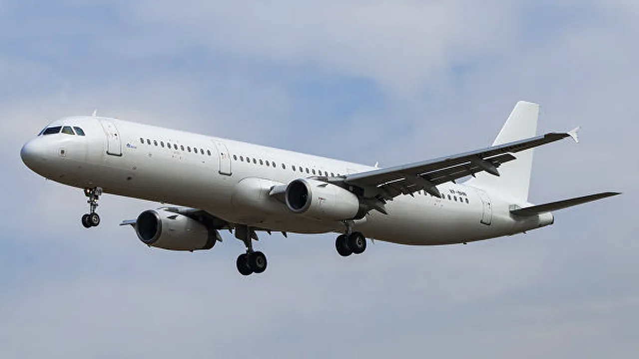 Incident armat la bordul avionului în care se afla premierul Cehiei: Un ofiţer de securitate a tras un glonţ în timp ce aeronava se pregătea de decolare