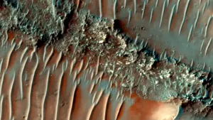 Planeta Marte: Au fost descoperite albiile a peste 16.000 km de râuri, dovezi că planeta a fost mai umedă
