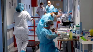 WSJ: Pedeapsa vârstei generată de Covid. Restricţiile pot fi suspendate dacă sunt protejaţi vârstnicii