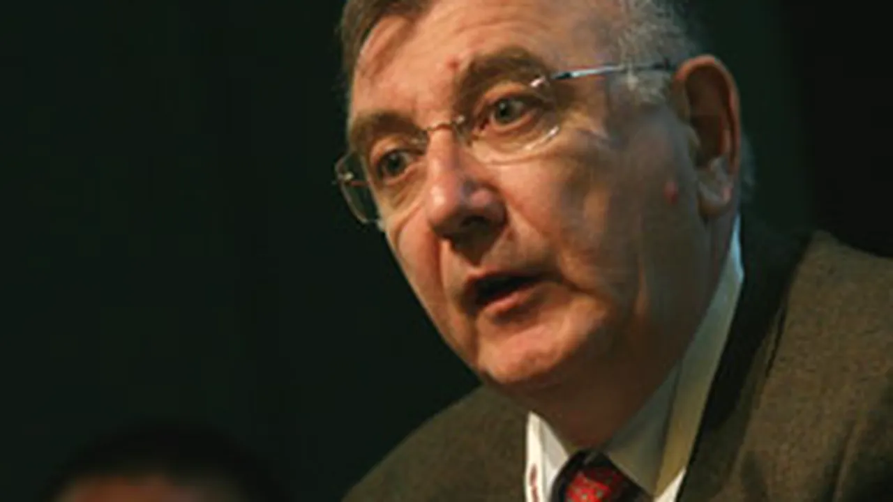 Chiliman: REBU, o menajeră puturoasă, plătită regeşte