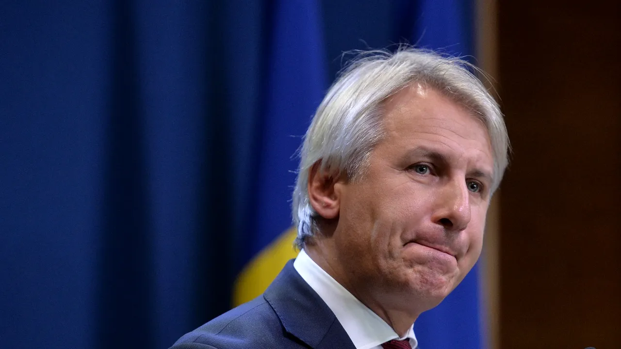 Teodorovici anunţă restructurări de personal la Finanţe: Mai puţini angajaţi, mai eficienţi şi mai bine plătiţi