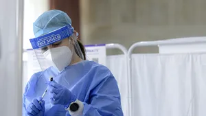 Şase doze de vaccin Pfizer, injectate unei studente de 23 de ani. Unde s-a întâmplat 