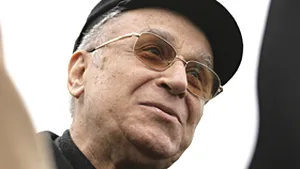 Romania’s Former President Iliescu Starts Blog