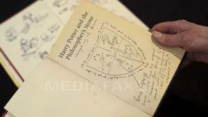 Un exemplar din prima ediţie a romanului 