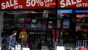 Magazine închise duminica: Polonia îi trage pe retaileri de urechi. Ungaria vrea să reintroducă măsura pentru a economisi energie